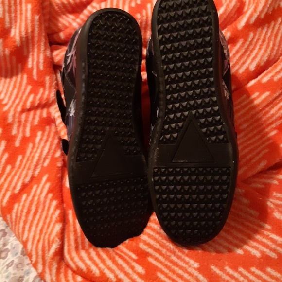 Shoes - Picture 3 of 3